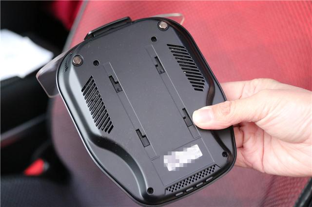 吉利博越装上HUD显示屏，再也不做低头族！优驾HUD体验