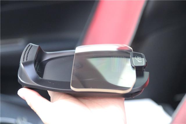 吉利博越装上HUD显示屏，再也不做低头族！优驾HUD体验