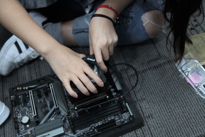 在绝地求生中碰撞火花之女A粉的进击之路