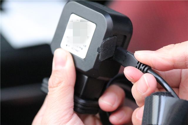 吉利博越装上HUD显示屏，再也不做低头族！优驾HUD体验