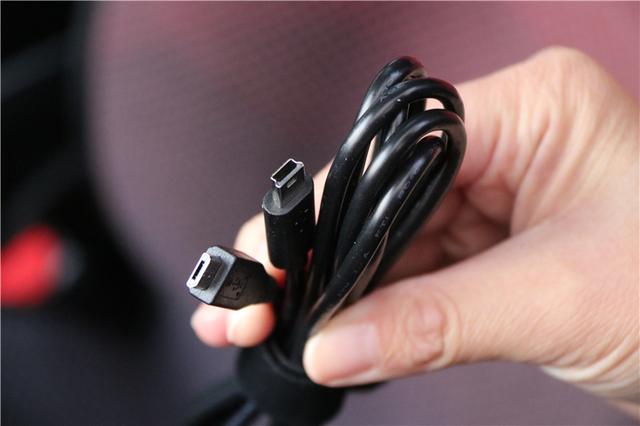 吉利博越装上HUD显示屏，再也不做低头族！优驾HUD体验