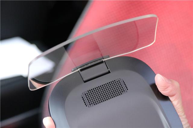 吉利博越装上HUD显示屏，再也不做低头族！优驾HUD体验