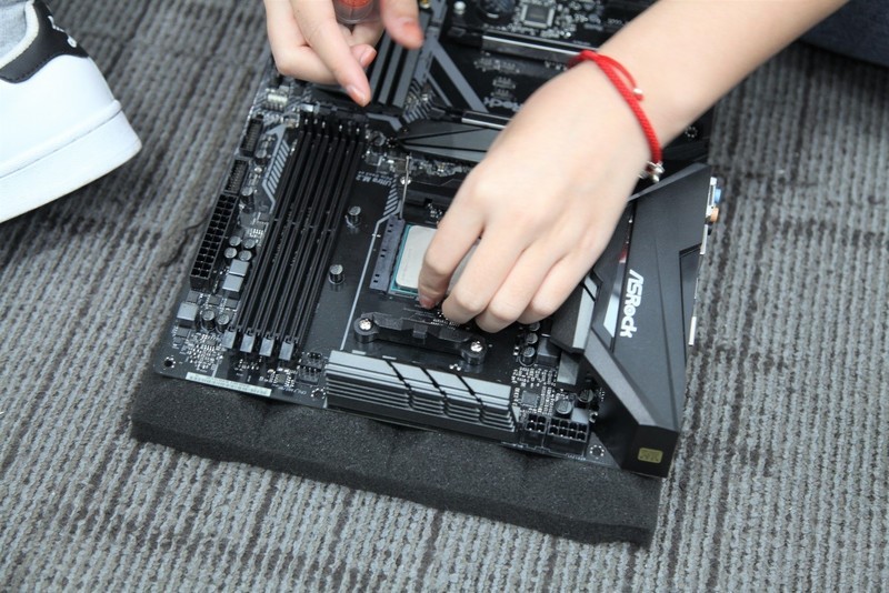 在绝地求生中碰撞火花之女A粉的进击之路