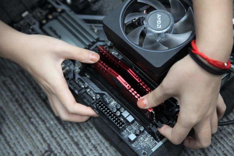 在绝地求生中碰撞火花之女A粉的进击之路