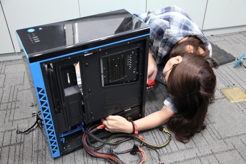 在绝地求生中碰撞火花之女A粉的进击之路