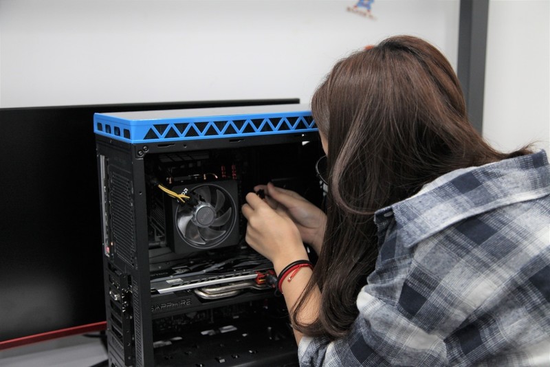 在绝地求生中碰撞火花之女A粉的进击之路