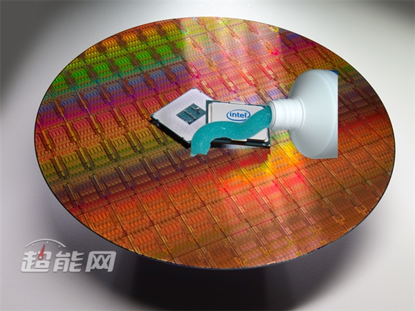 第八代酷睿终于来了：Intel将展示PC、VR游戏未来