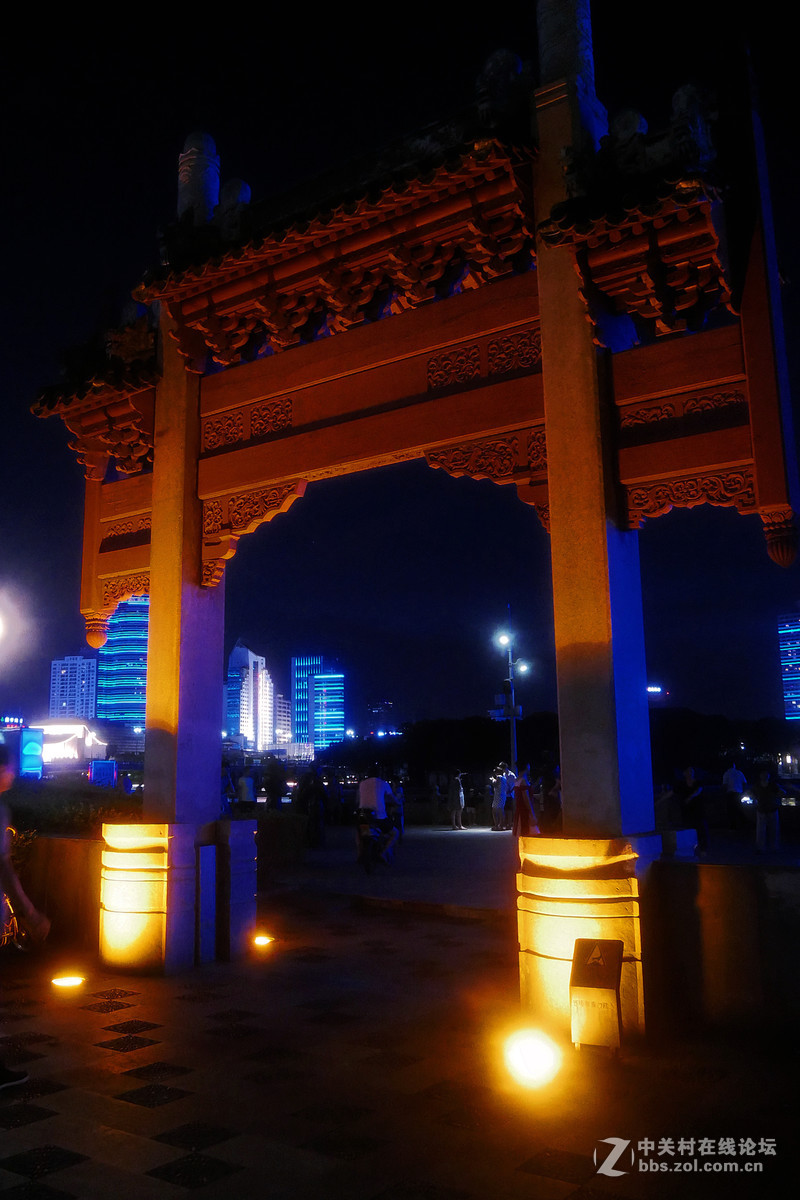 EP5与松下GX85夜摄比较