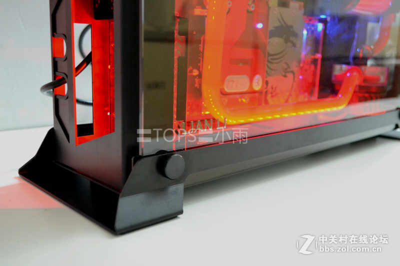 彩蛋现身~壁挂式+全侧透 LIANLI O7s酷炫装机