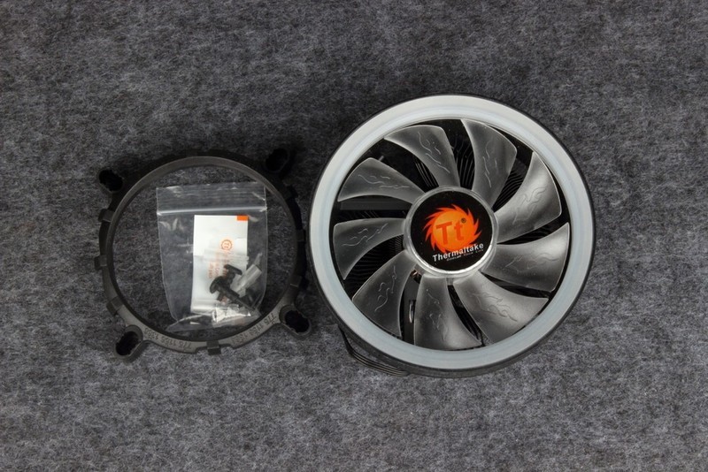 这也许是最具性价比与颜值的下压式散热器，Tt五彩凤梨 CPU散热器体验