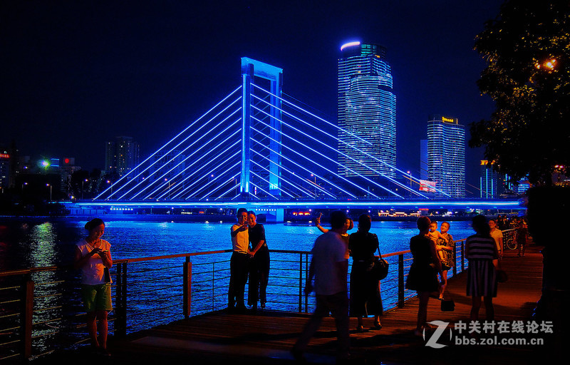 EP5与松下GX85夜摄比较