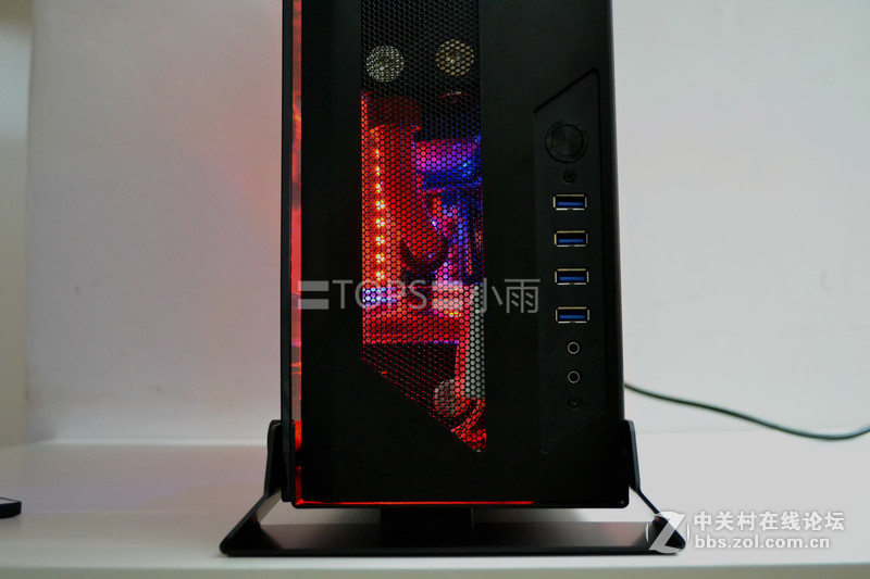 彩蛋现身~壁挂式+全侧透 LIANLI O7s酷炫装机