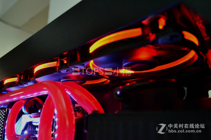 彩蛋现身~壁挂式+全侧透 LIANLI O7s酷炫装机