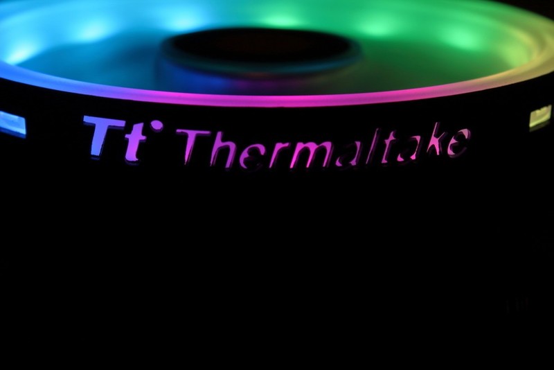 这也许是最具性价比与颜值的下压式散热器，Tt五彩凤梨 CPU散热器体验