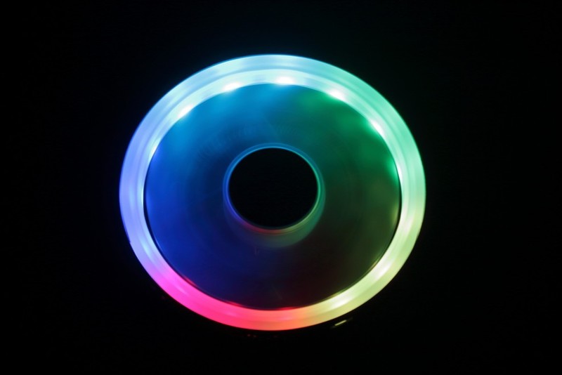 这也许是最具性价比与颜值的下压式散热器，Tt五彩凤梨 CPU散热器体验