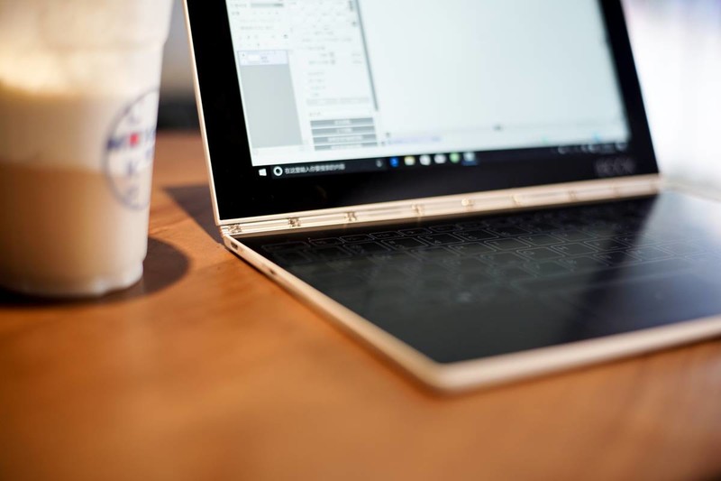 随时随地，随身携带的创意本：Yoga Book