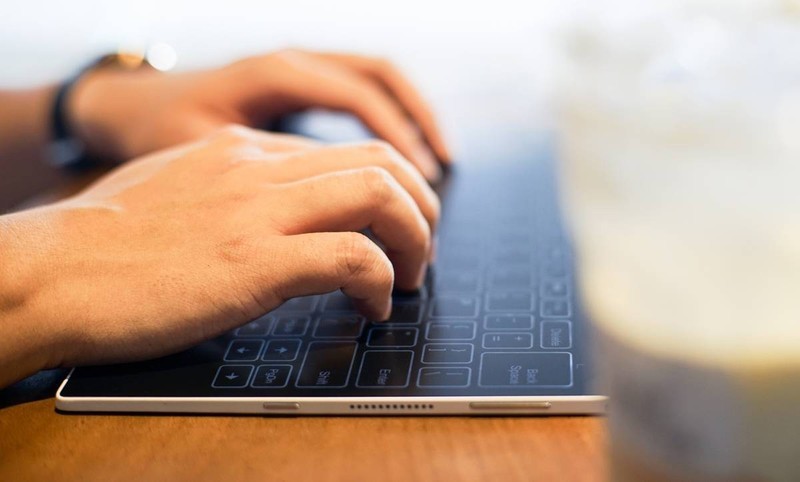 随时随地，随身携带的创意本：Yoga Book