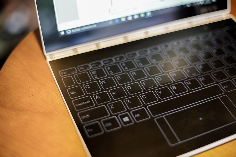 随时随地，随身携带的创意本：Yoga Book