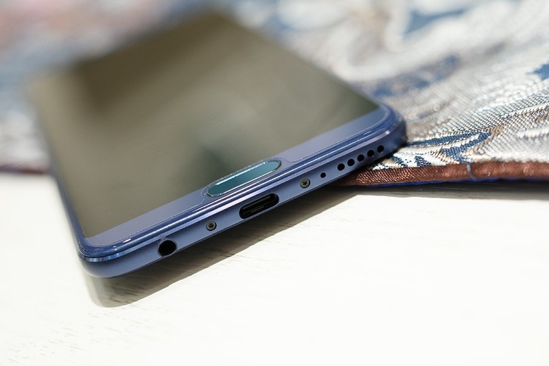 麒麟970顶配，荣耀V10尊享版拆解