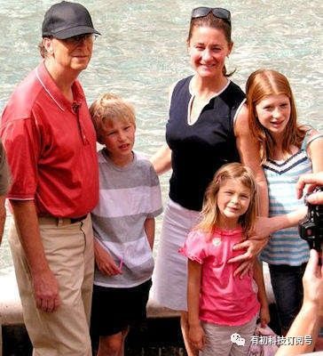 比尔·盖茨不用iPhone，可乔布斯也不给孩子用iPad，但可以用有初VR电脑！