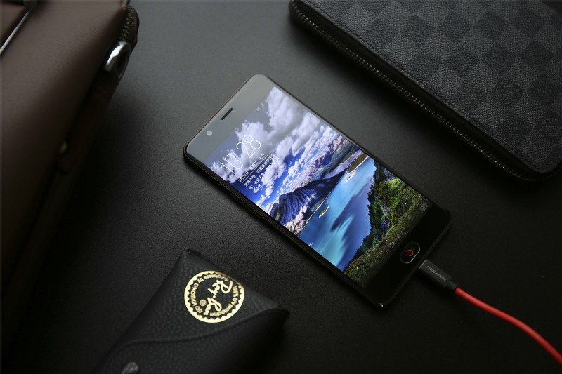 nubia 概念手机 | 每一次华丽的转身，都是为了邂逅前所未见的美好