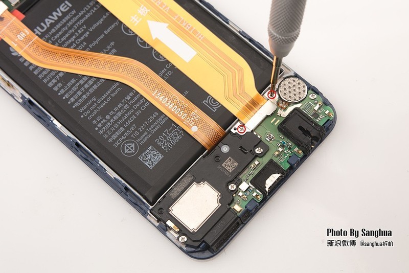 麒麟970顶配，荣耀V10尊享版拆解