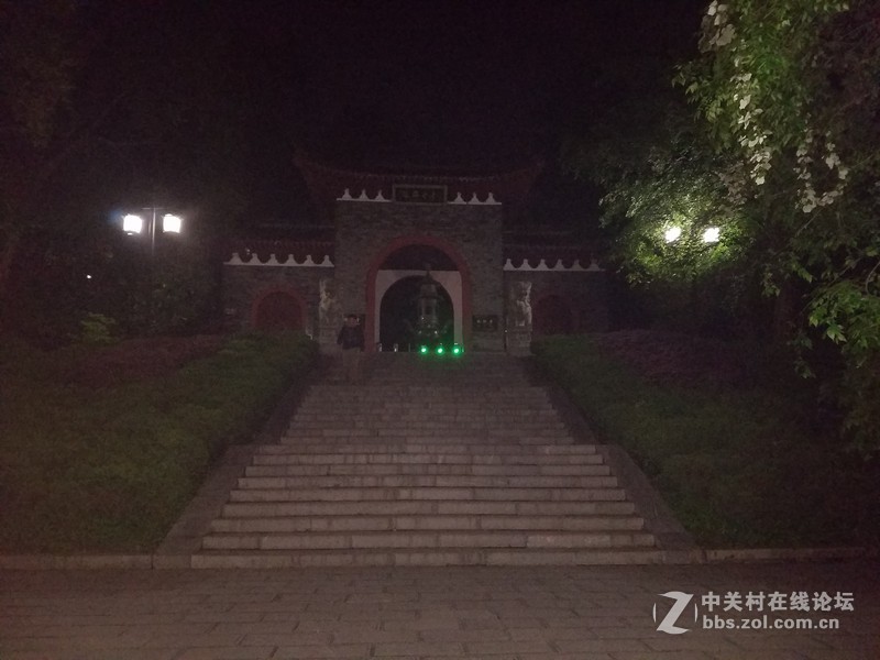 夜拍效果差！！