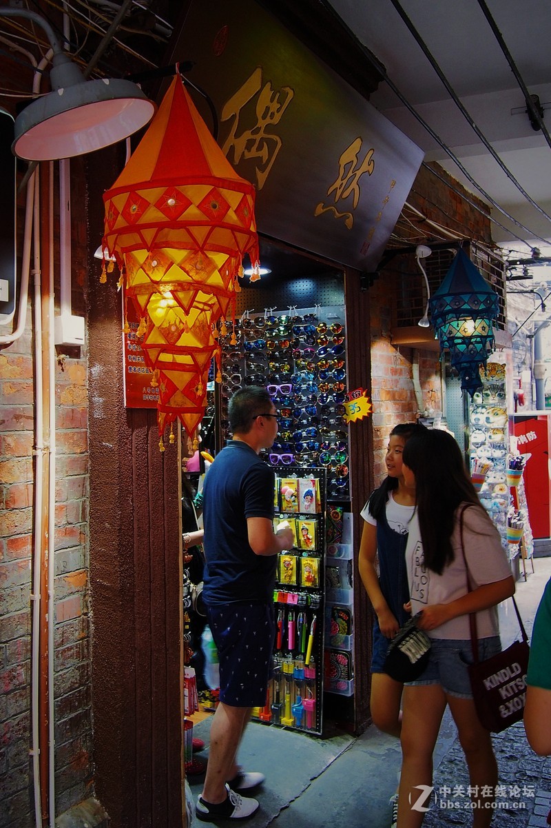 熙熙攘攘田子坊