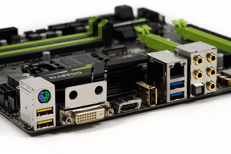 Nvidia GTX1080+乔思伯RM3+技嘉Sniper 绿色信仰装机