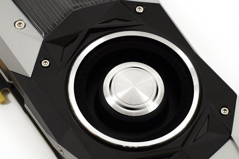 Nvidia GTX1080+乔思伯RM3+技嘉Sniper 绿色信仰装机