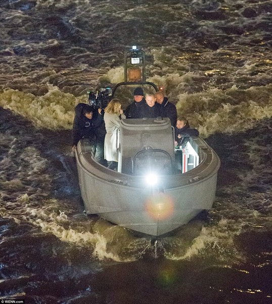 近期大家爱看啥片？ 我喜欢！007：幽灵党！