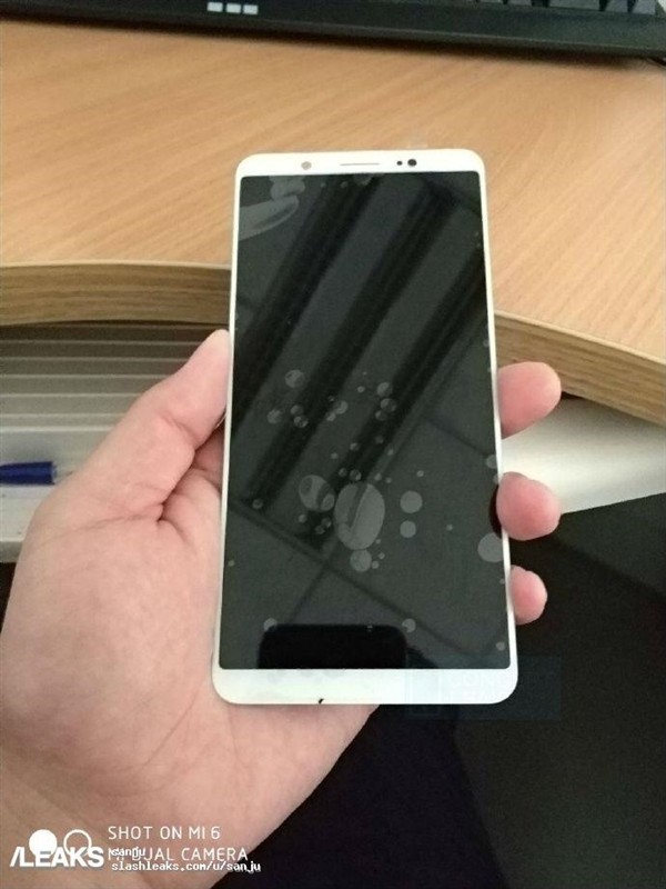 红米Note 5真机谍照现身：全面屏没跑了