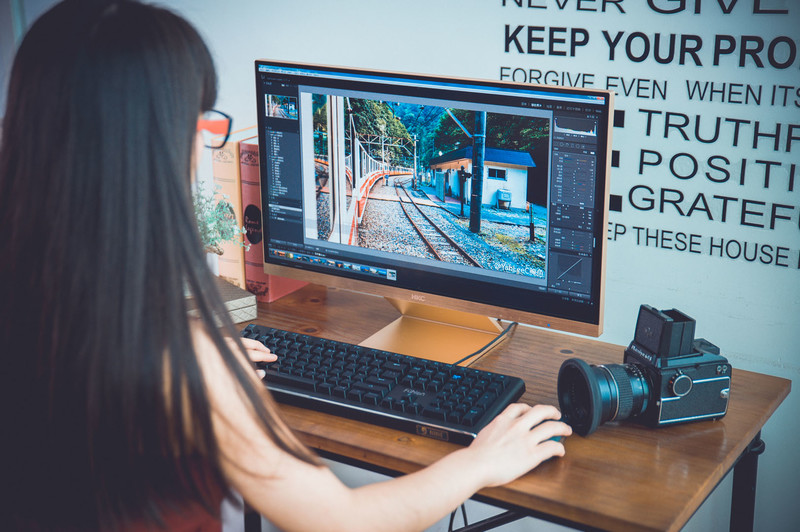 美女摄影师真情告白——HKC B5000摄影发烧友的真爱