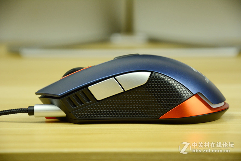 源自德国，成就非凡电竞鼠标——“骨伽550M”