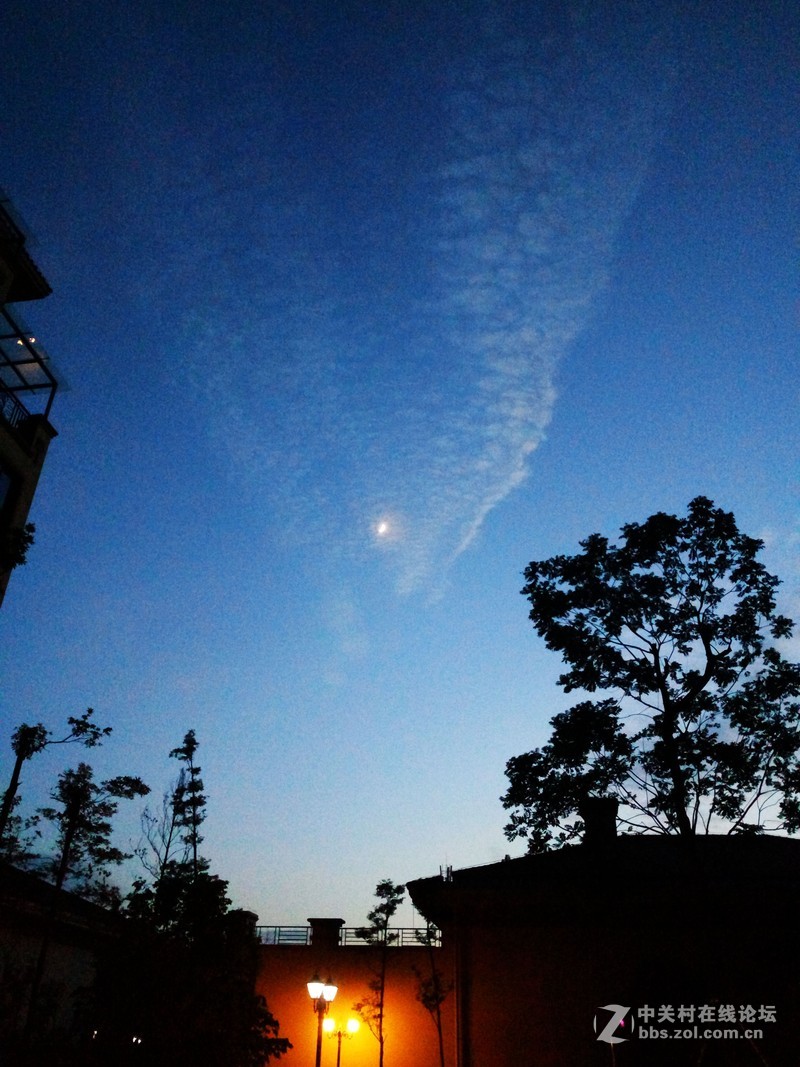 #最美双城记，X5Pro极夜黑试用#【我带着你（X5Pr）你带着双面玻璃，薇妹子和一起飞】