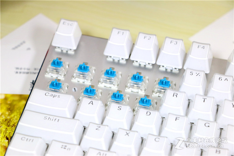 晶莹剔透的颜值，原是实力派—雷柏V500S冰晶版机械键盘评测