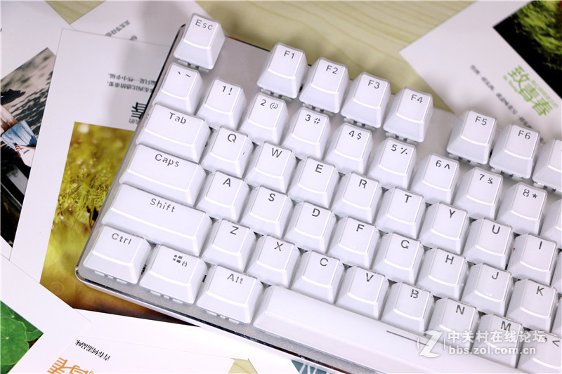 晶莹剔透的颜值，原是实力派—雷柏V500S冰晶版机械键盘评测