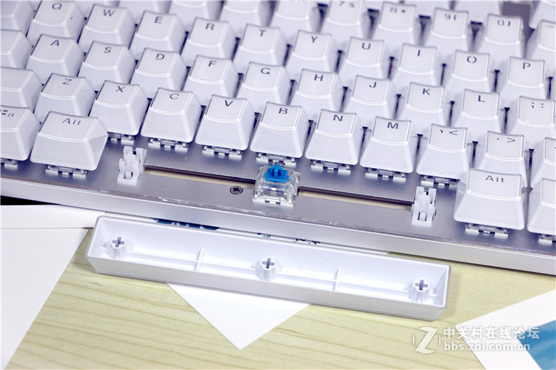 晶莹剔透的颜值，原是实力派—雷柏V500S冰晶版机械键盘评测
