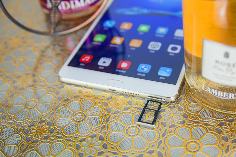 8.4吋华为平板 M3三大杀手锏，华为实力象征