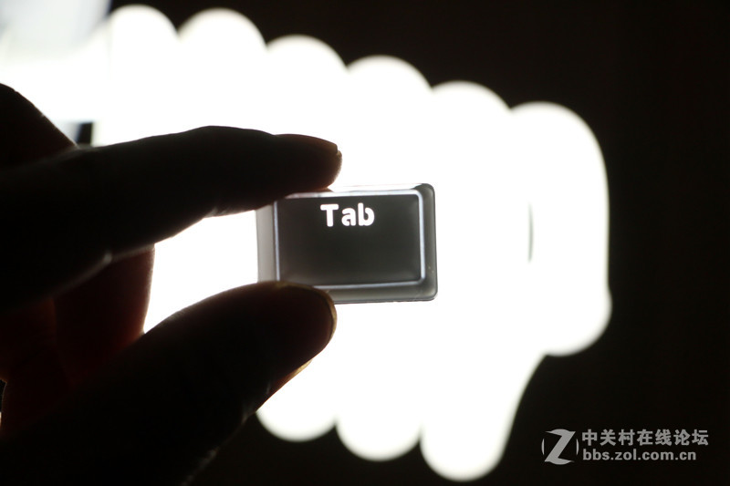 晶莹剔透的颜值，原是实力派—雷柏V500S冰晶版机械键盘评测