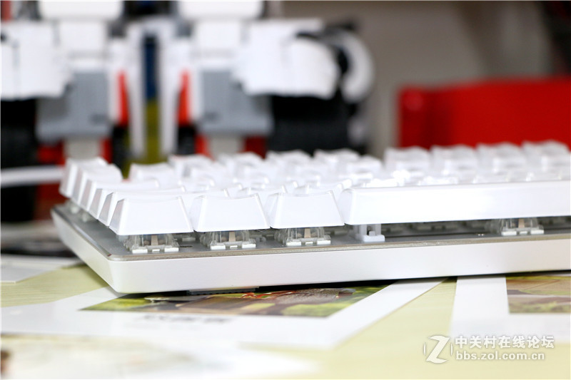 晶莹剔透的颜值，原是实力派—雷柏V500S冰晶版机械键盘评测