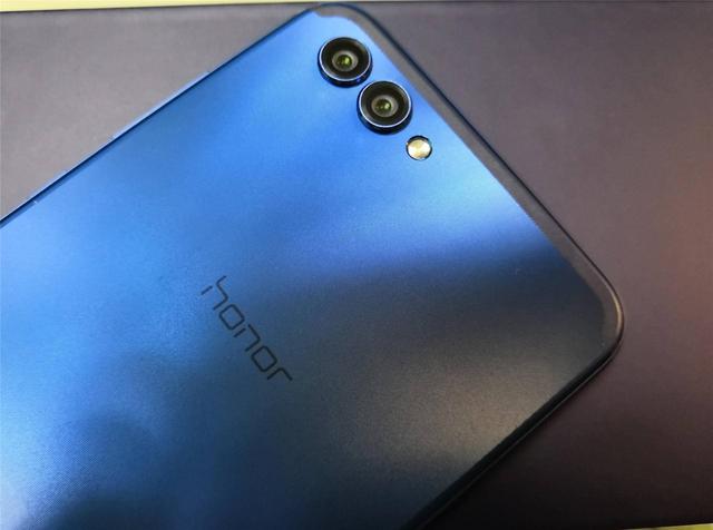 GPU Turbo加持的王荣耀V10开箱图赏