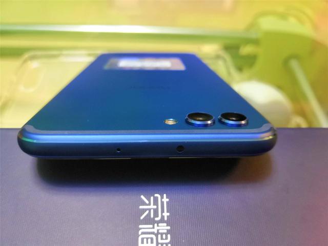 GPU Turbo加持的王荣耀V10开箱图赏