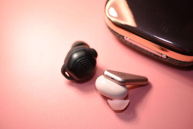 阿思翠S90PRO、小鸟TRACK真无线耳机横评，基因说阐释一切是非