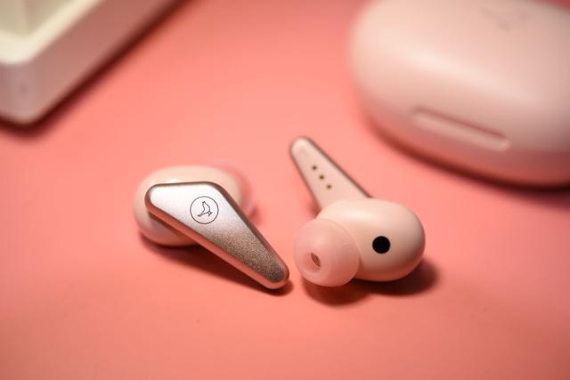 阿思翠S90PRO、小鸟TRACK真无线耳机横评，基因说阐释一切是非