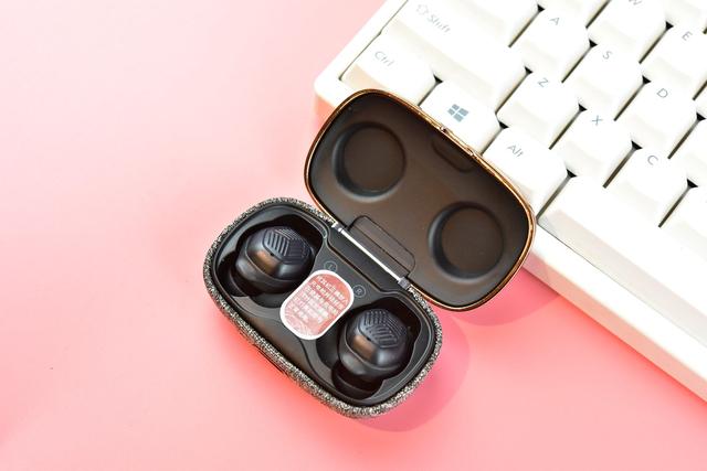 阿思翠S90PRO、小鸟TRACK真无线耳机横评，基因说阐释一切是非