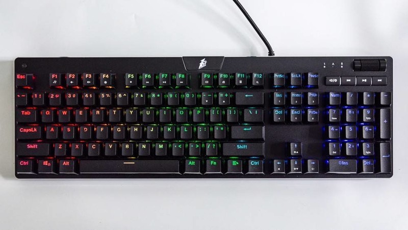 键盘用腻了？换个轴！首席玩家捕鸟RGB可替换轴机械键盘测评