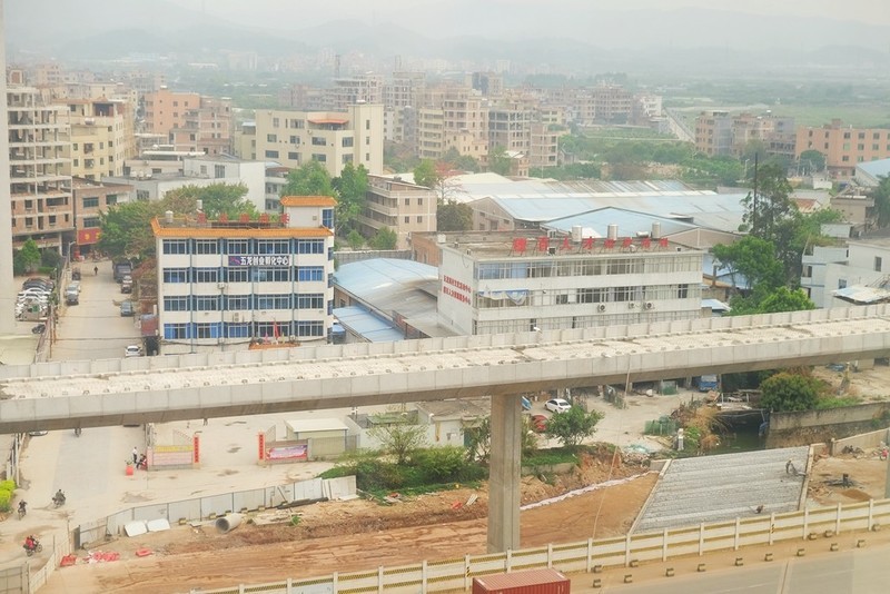 投影首家！内置“4D自动梯形校正”的新旗舰，神画F1全面测评