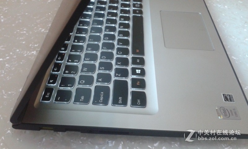 IPS广视角1080P高清触控屏，联想yoga 2 13