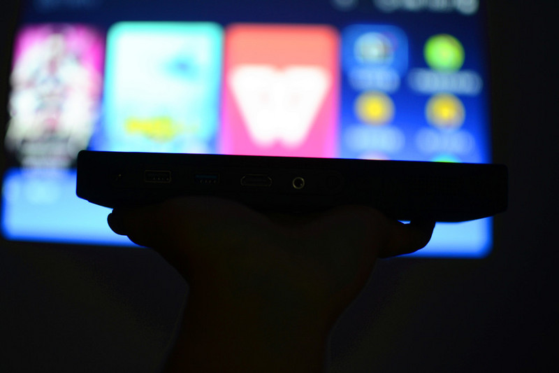 对比传统电视机，极米芒果小觅无屏电视体验